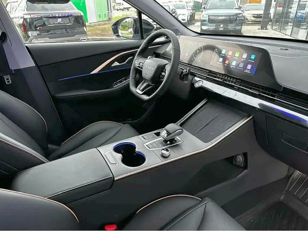 Салон внутри спереди OMODA C5 FL Drive 1.6 DCT 4WD